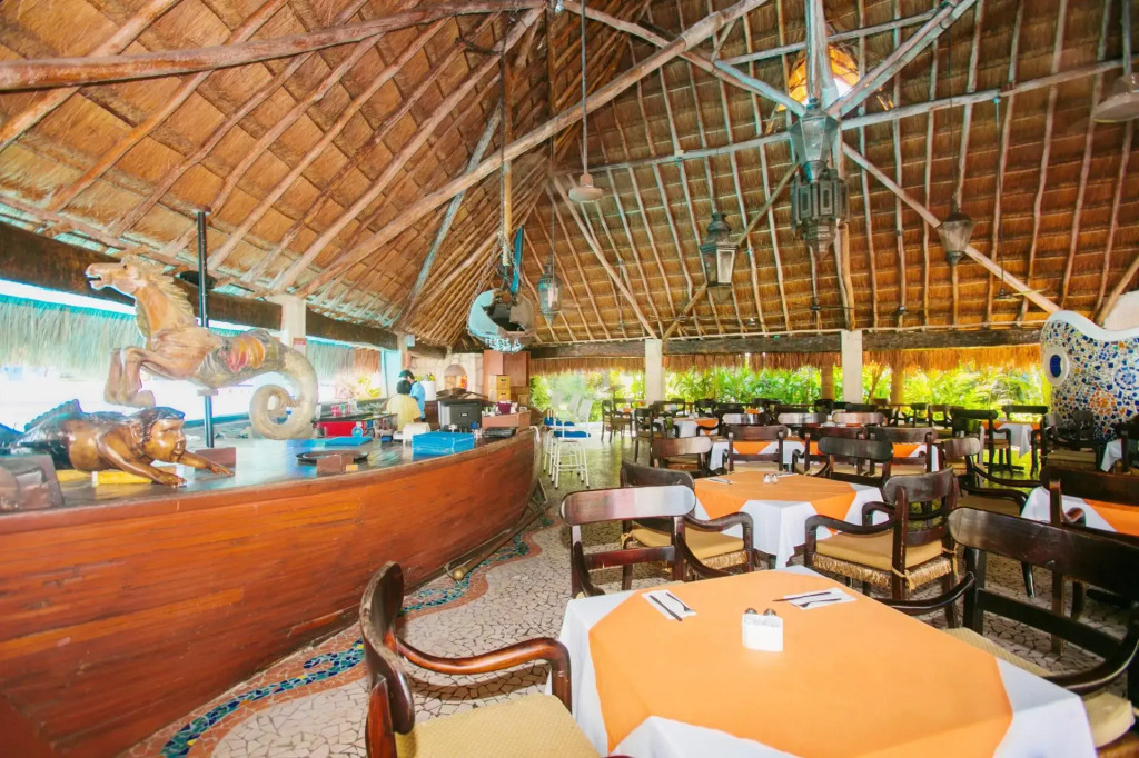 Casa del Mar Cozumel Hotel & Dive Resort with free access to an exclusive beach club