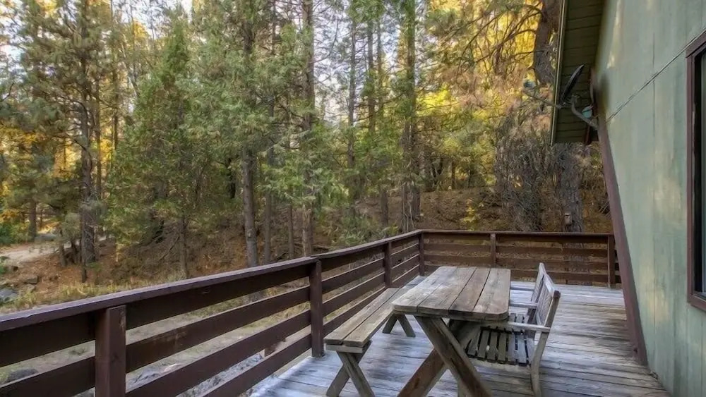Scenic Wonders Yosemite Creekside Loft