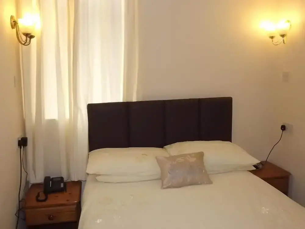 Palace Hotel - Small Hotel
