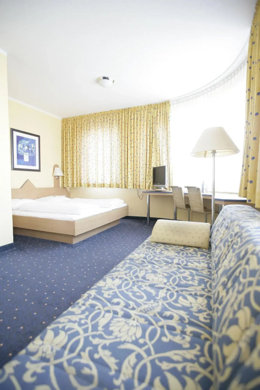 Central Hotel