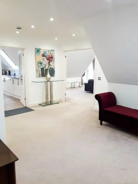 Harbour High - Luxury Beach Penthouse - Sleeps 6