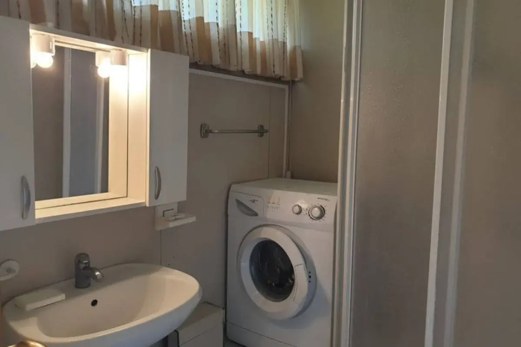 IssTravel, Holiday Homes from 400 to 900 mt from the sea, apartments 6 beds