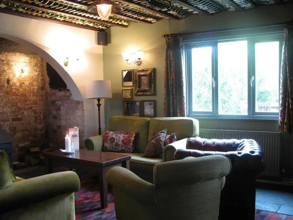 Oak Inn