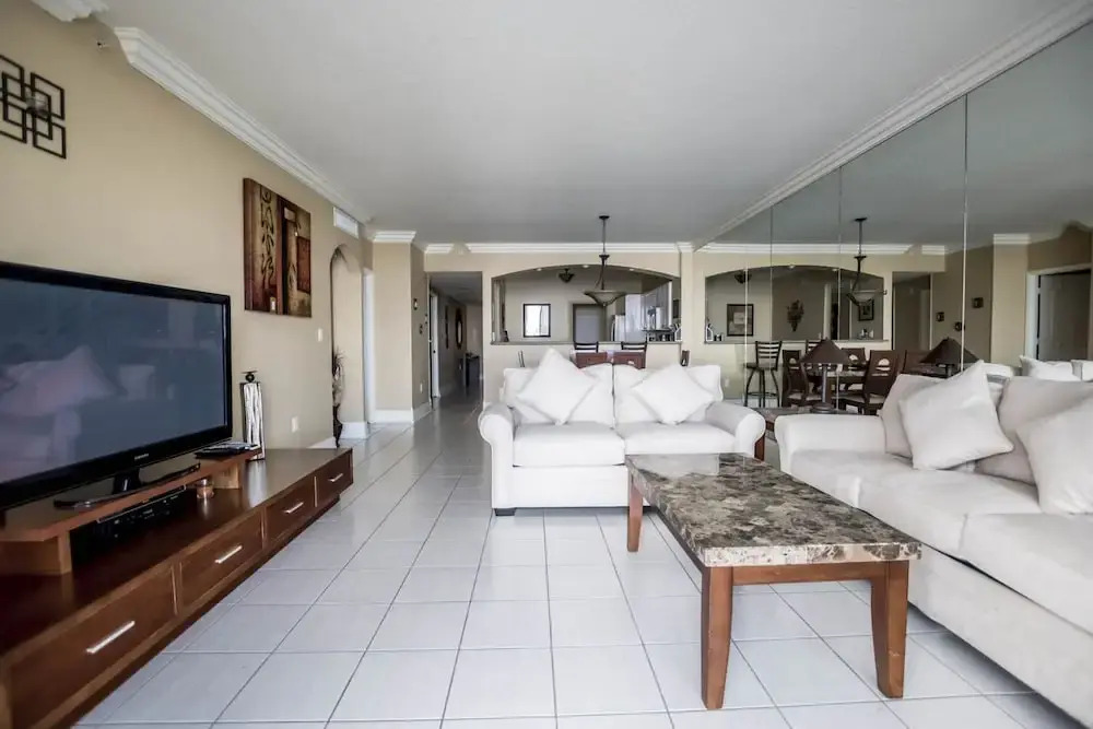 Le Golden Bay 402 by Go Florida Condo, Sunny Isles