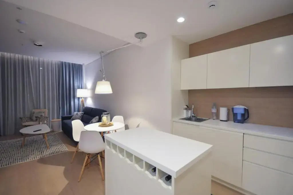 Leona Residences Apartment