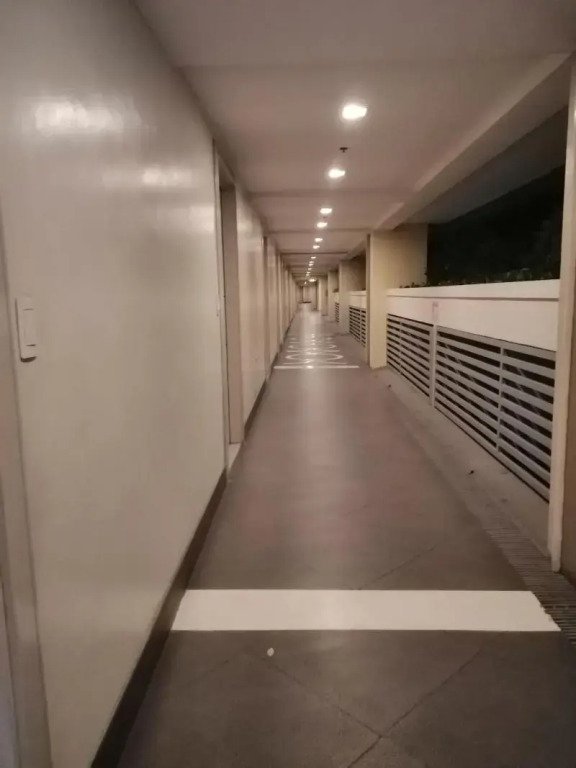 Henrys Newport Deluxe Condotel