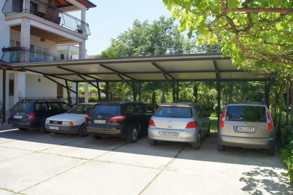 Apartments Modrušan