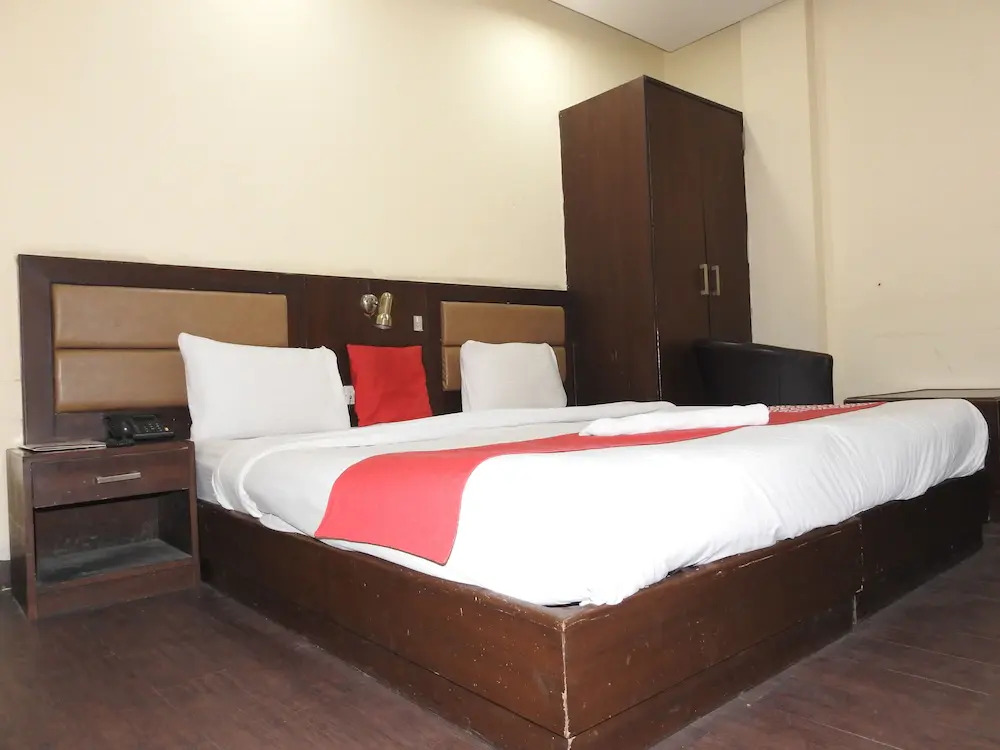 Hotel Dee Continental