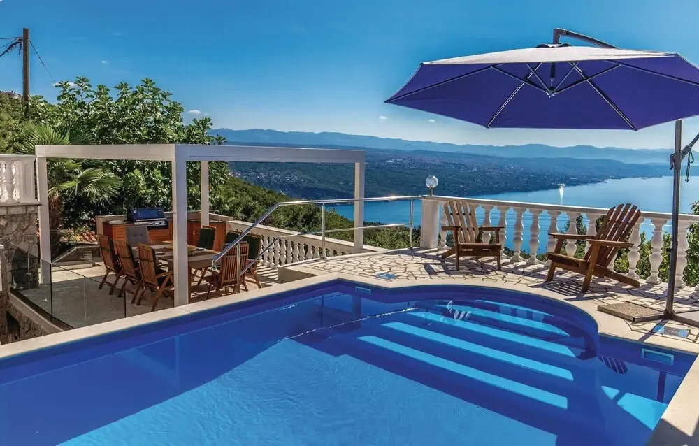 8 Bedroom Beautiful Home In Matulji