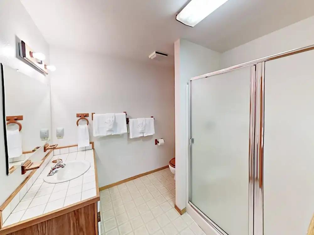 Riverfront Retreat - 3 Br Home