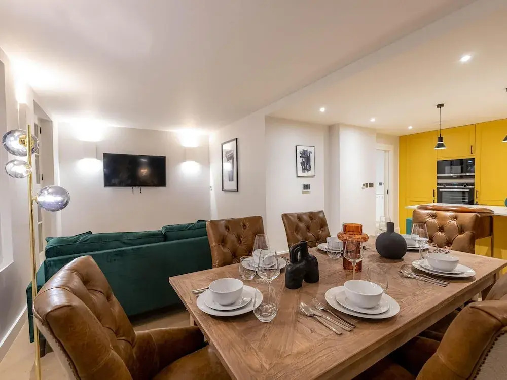Three Bedroom Near Brick Lane by Belvilla
