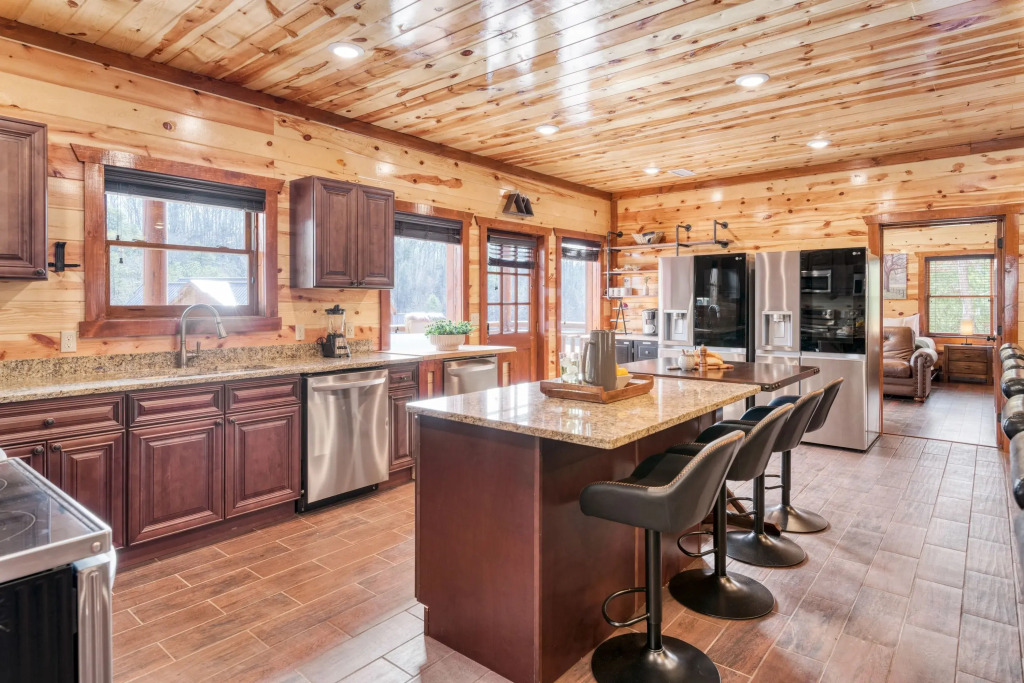 Boon by Avantstay 40-guest Luxe Smokies Retreat