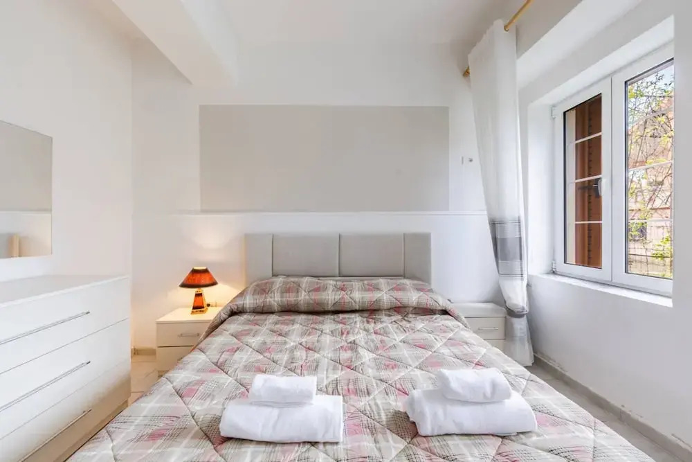 Elegant Apartment Comfort in Shkod r s Heart