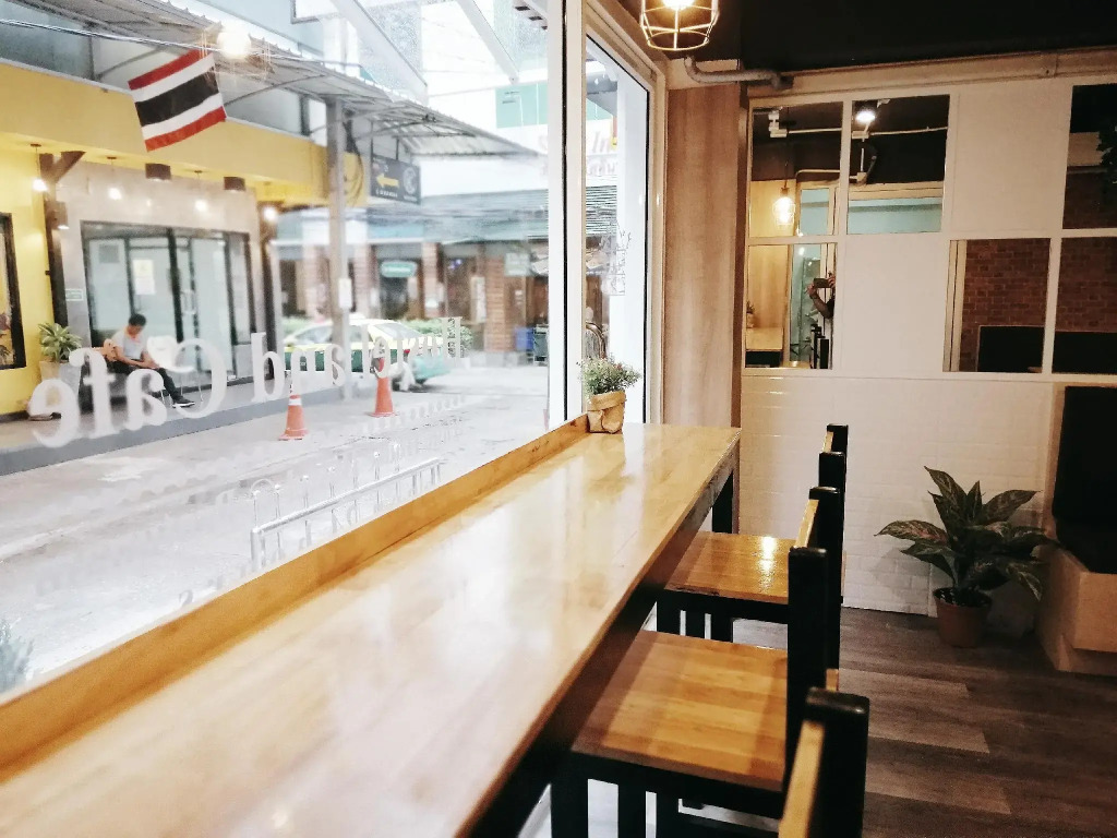 White House Hostel
