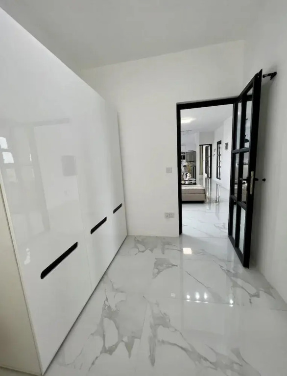 Captivating Brand New Apartment in Pereybere