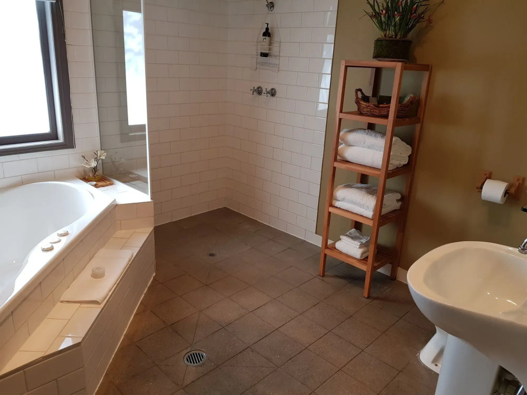 Clonmara Country House and Cottages