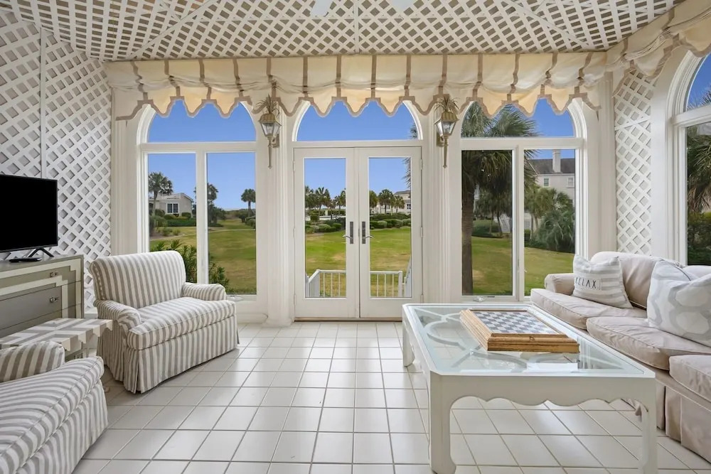This Villa Offers Stunning Views Of The Ocean And The Calming Sound Of The Waves 4 Bedroom Home by Peace Vacations