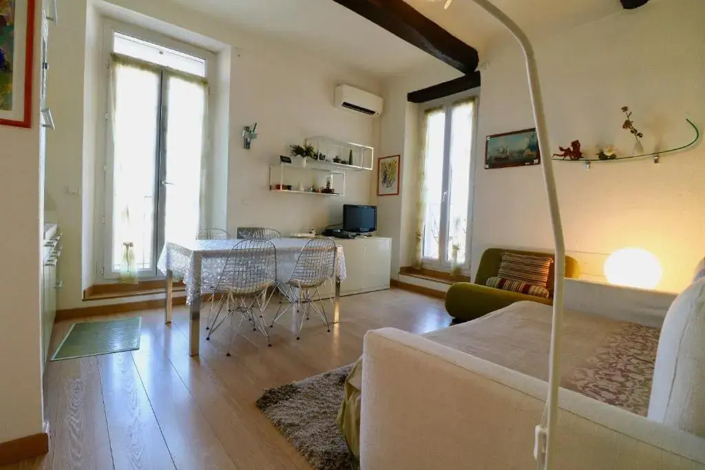 1 bedroom Suquet, 6 min from the Palais, balcony city & port view 220