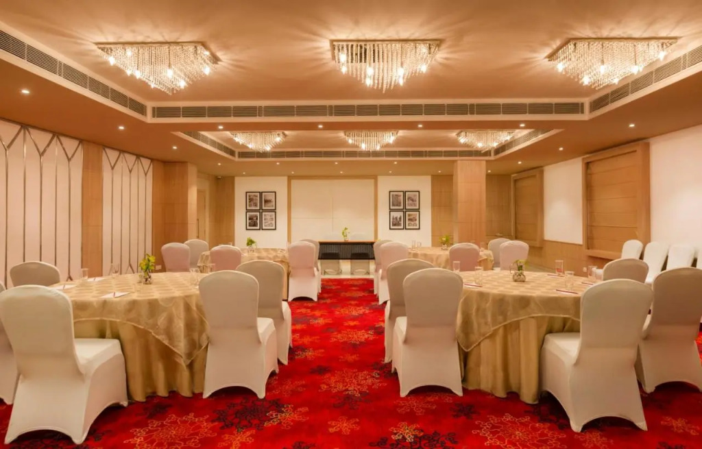 Red Fox by Lemon Tree Hotels, Dehradun