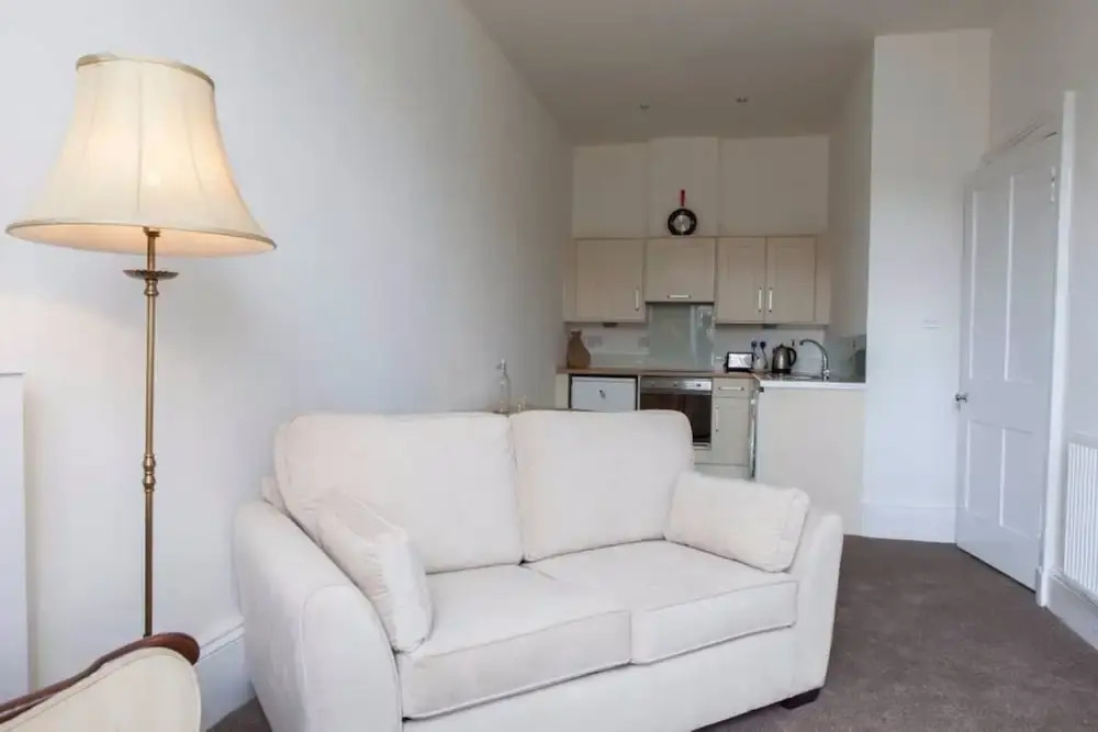 1 Bedroom Apartment In Edinburgh's New Town