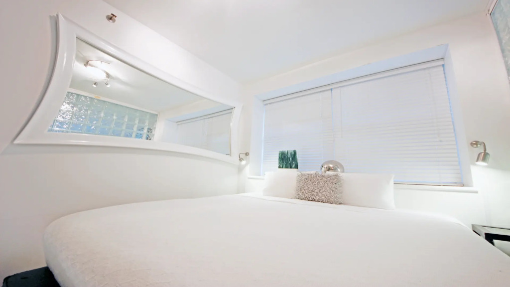 Beachfront 4 Room Ocean Drive Deluxe Suite