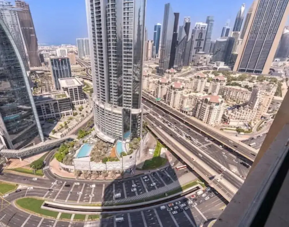Vogue| Fashion Avenue Direct connect to Dubai Mall
