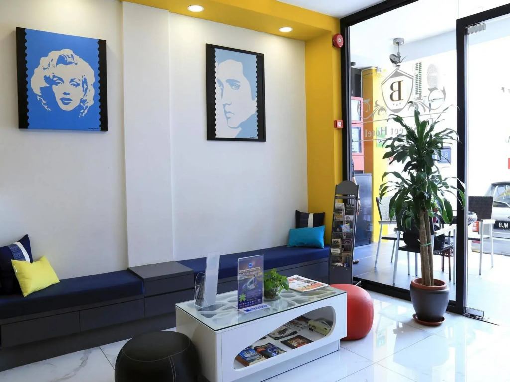 B Street Hotel