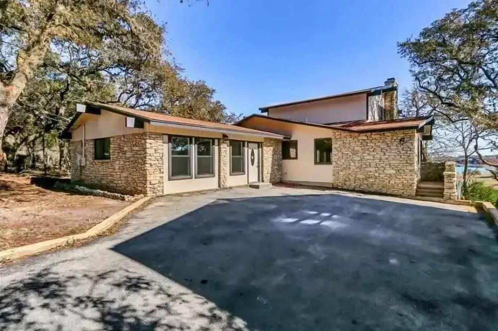 Shore Nuff, a Relaxing 4-bedroom Vacation Home on Canyon Lake
