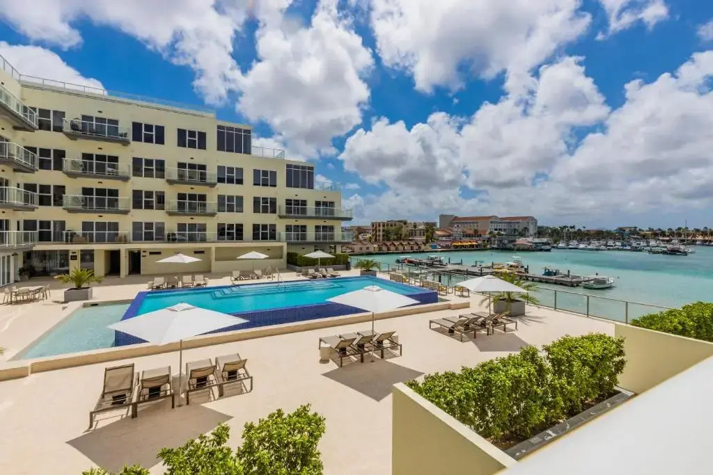 NEW Beautiful Aruban Studio Oceanfront