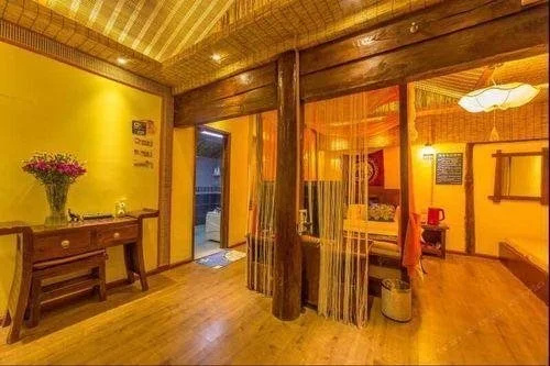 Floral Hotel·Yunjing Zhinan Hotel(Dayan Gucheng dashuiche store)