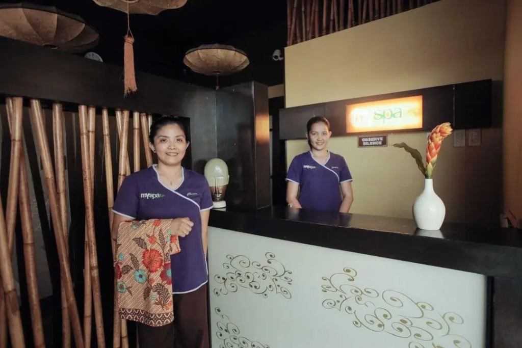 New Crown Hotel