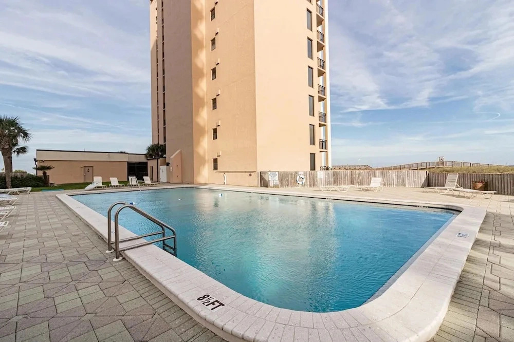 Navarre Towers 1202 - The Penthouse Pearl
