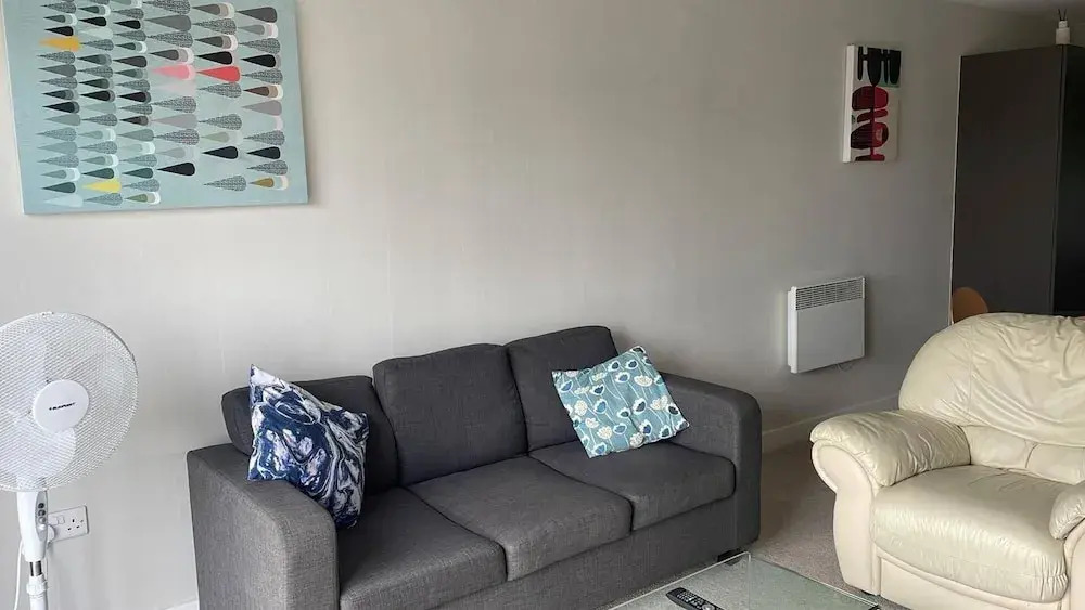 Apartment - Sleeps 4, Pets Allowed & Parking