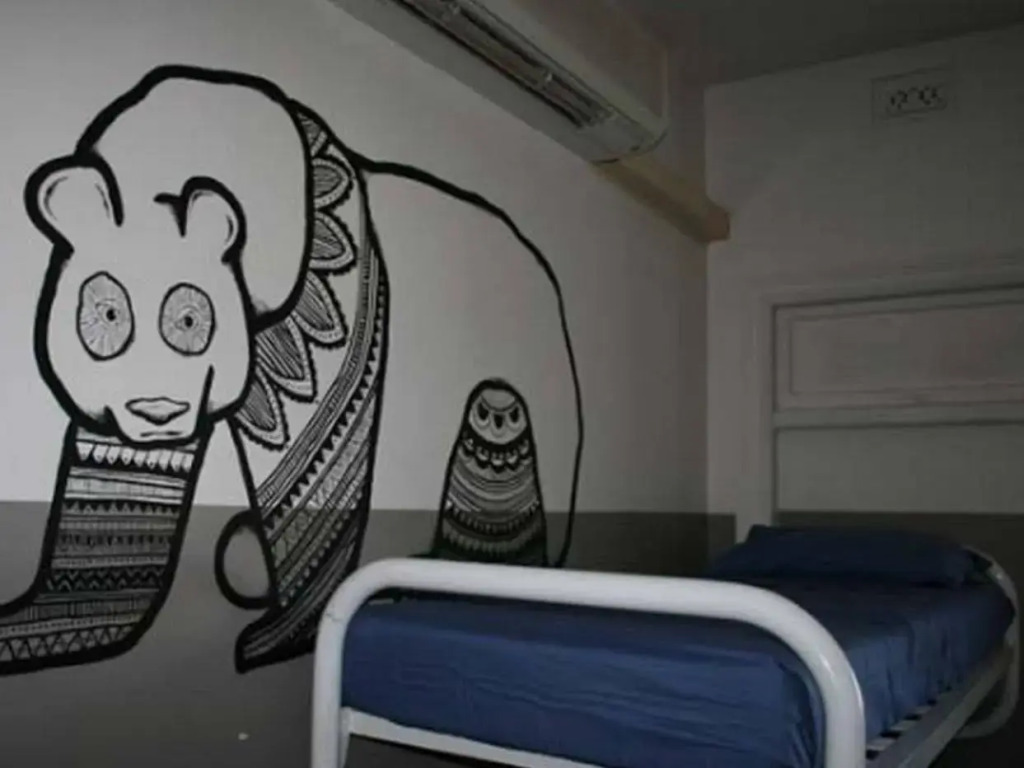The Hive Hostel - Traveler Friendly, Passport Only