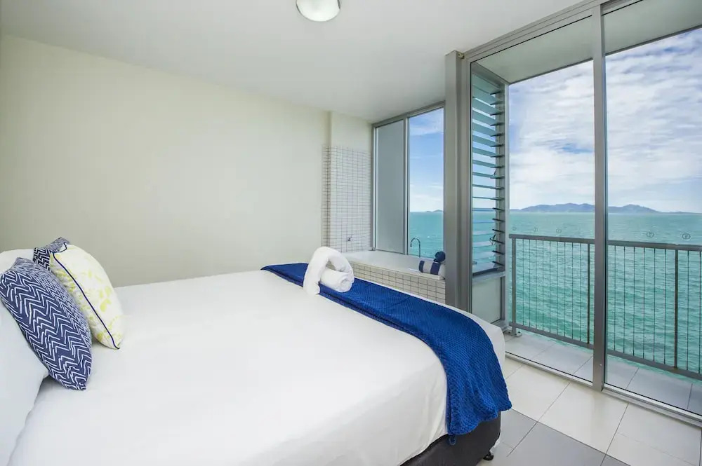1 Bright Point Apartment 4303