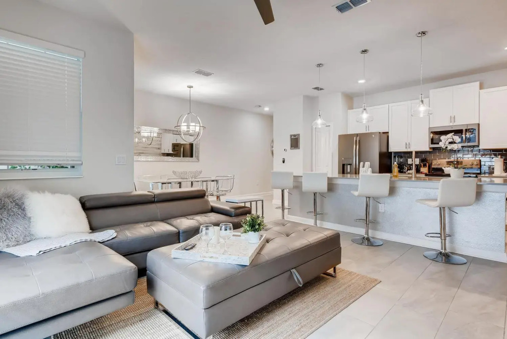 4802 LL Dream Getaway Luxury Townhome w/ Pool