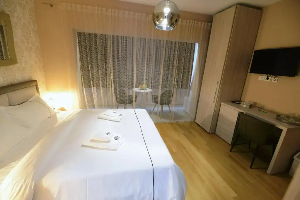 Tonio Rooms