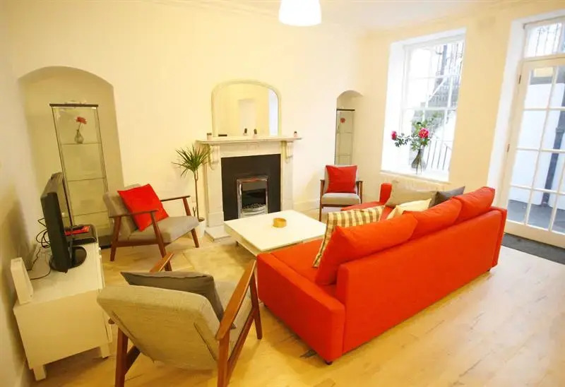 Short Let Direct - Mountjoy Square D1