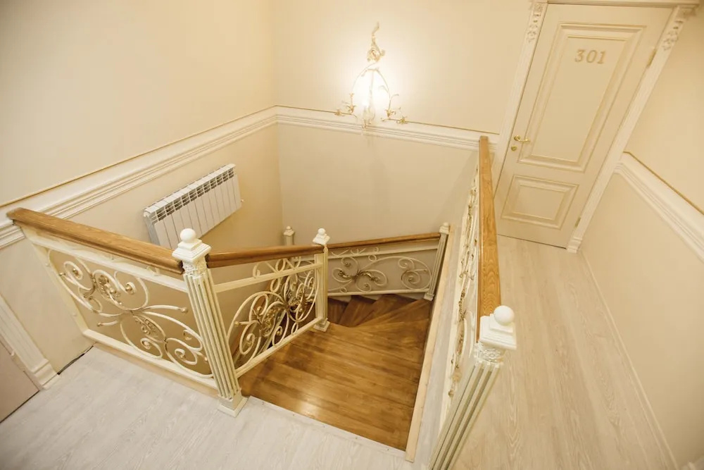 Knyagini Uhtomskoj Hotel
