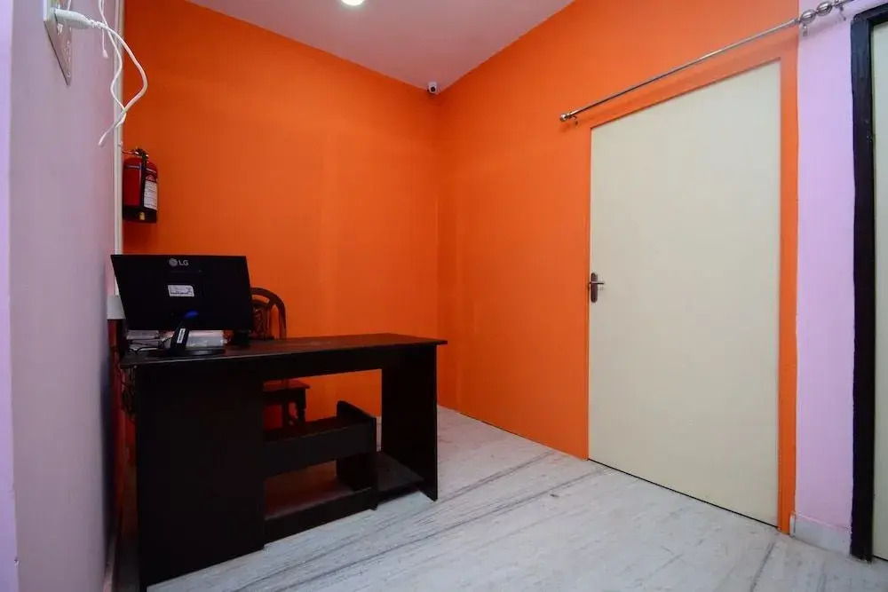 OYO 30742 Amita Guest House