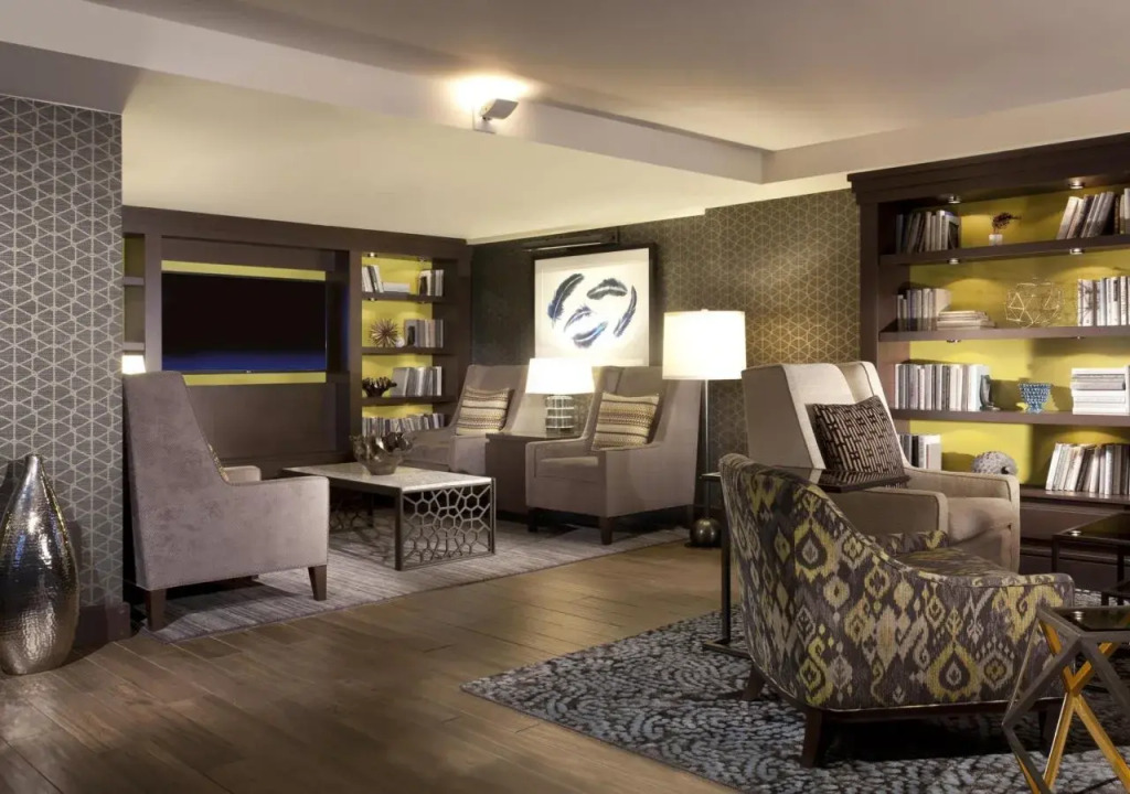 Sheraton Minneapolis West Hotel