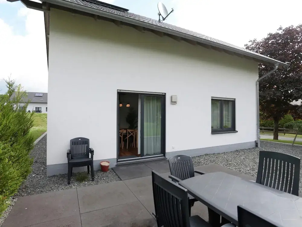 Serene Villa in Kstelberg near Lake & Watersports