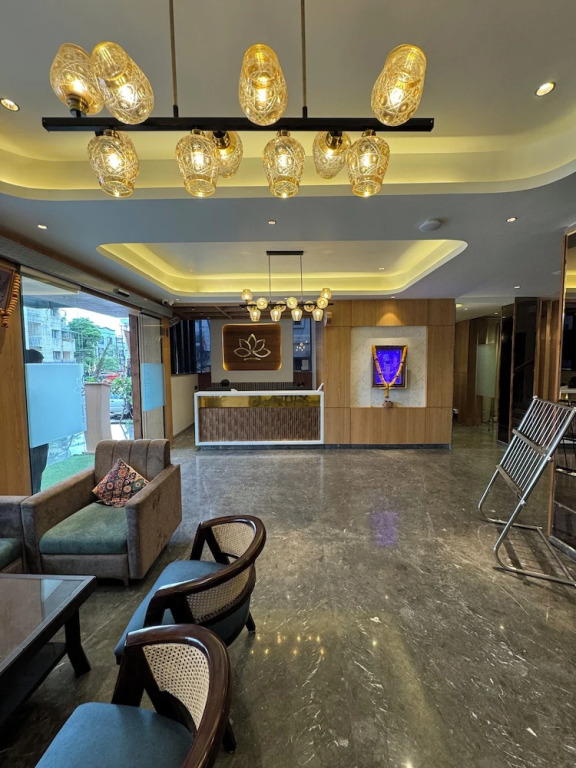 Hotel Aditya Grand - Bhopal