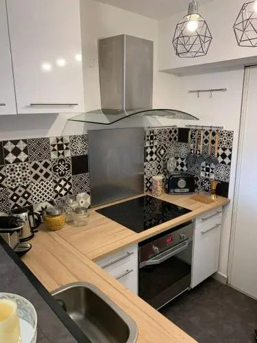 joli F2 avec jardin près de Disneyland