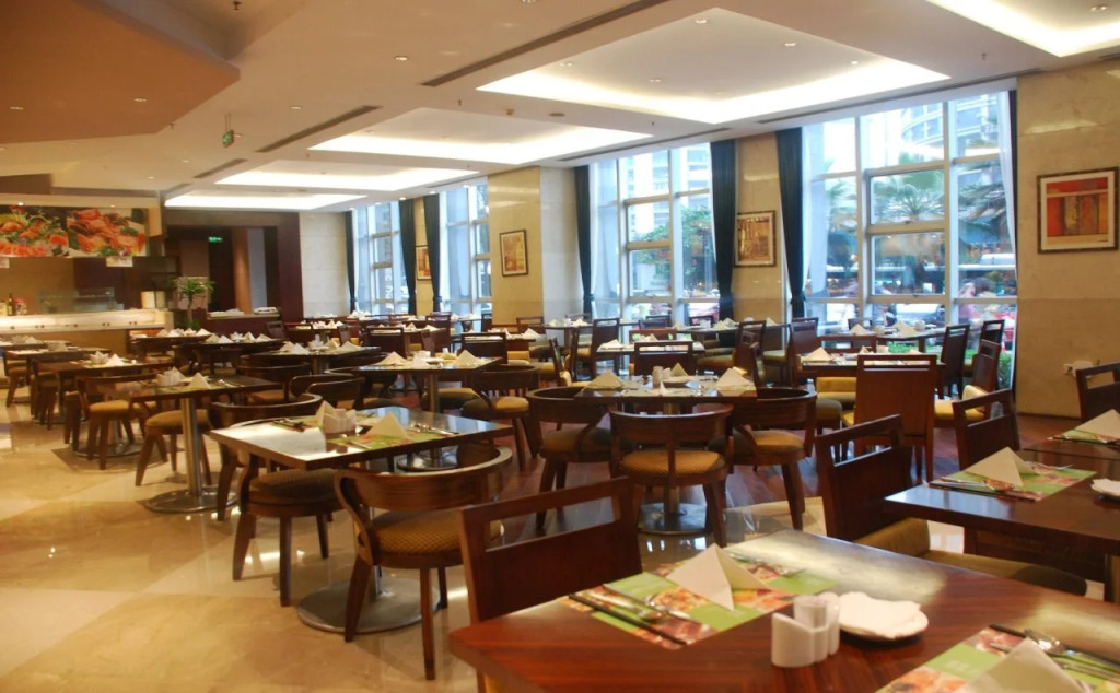 Holiday Inn Chongqing Guanyinqiao by IHG