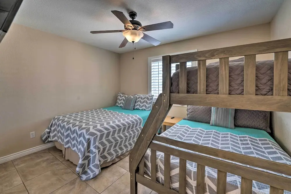 Temp-controlled Pool: Lake Havasu Escape, Mtn View