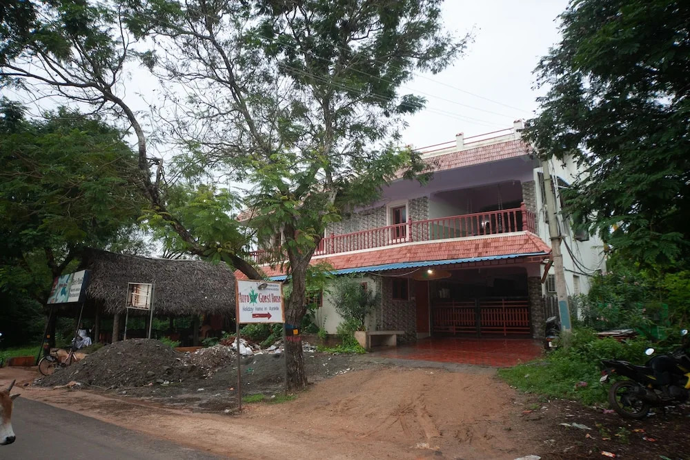 OYO 24053 Auro GP guest house