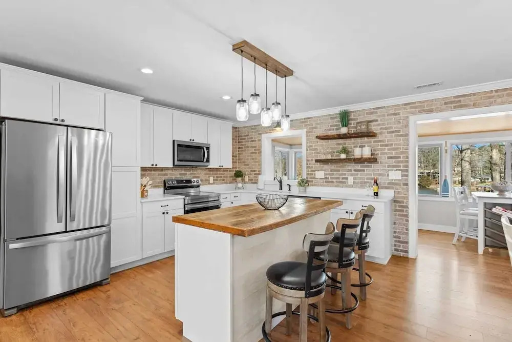 Waking Up Norman Lakefront Getaway, Fire Pit & Lake Views