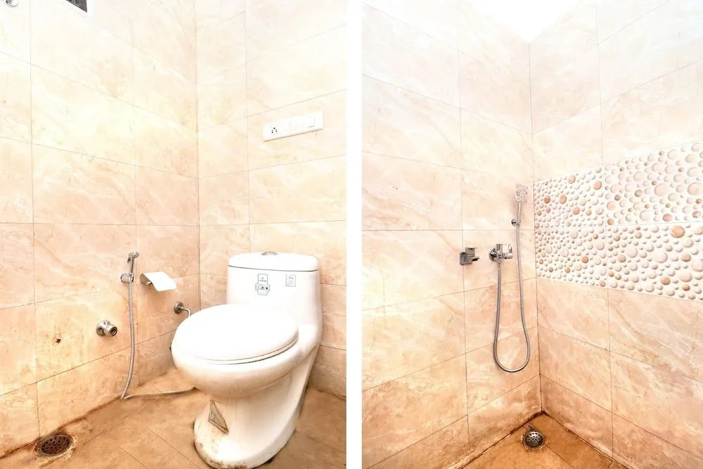 Oyo 39635 Hotel Shree Om