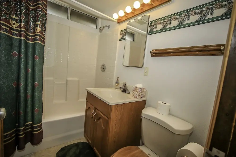 A Ski View - 2 Br home by RedAwning